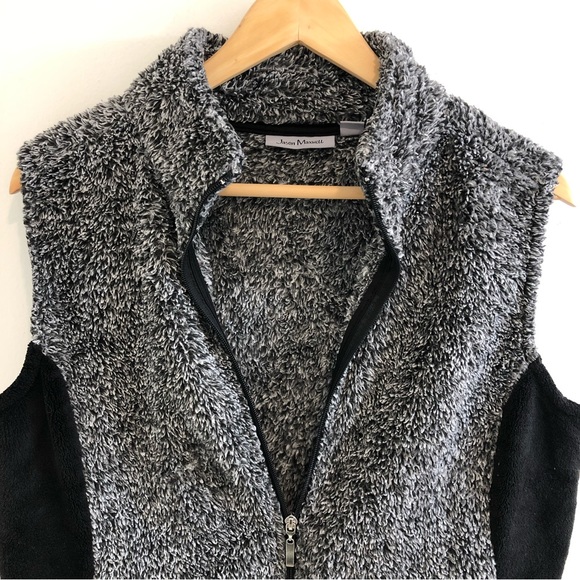 JASON MAXWELL Faux Fur Zippered Vest. Size Medium Gray/Black. - Picture 13 of 13